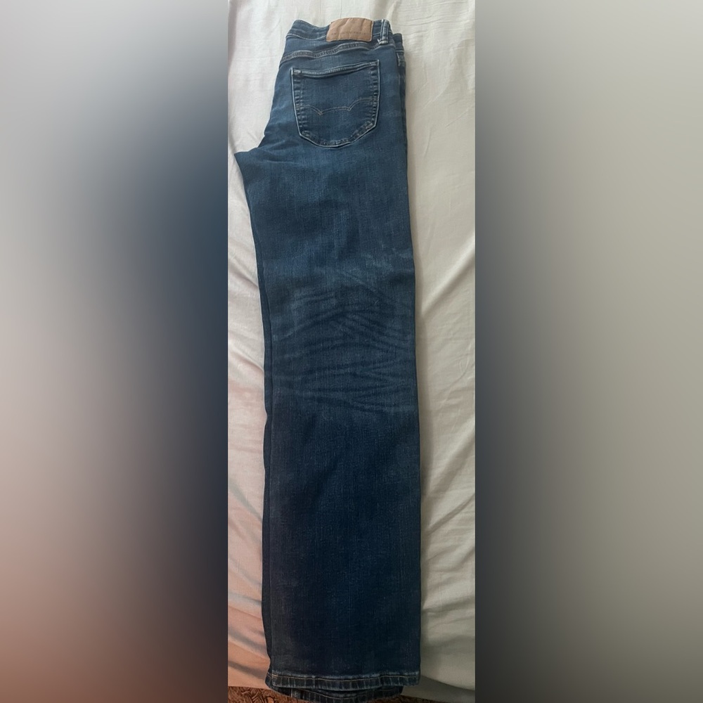 Men’s American Eagle Jeans.